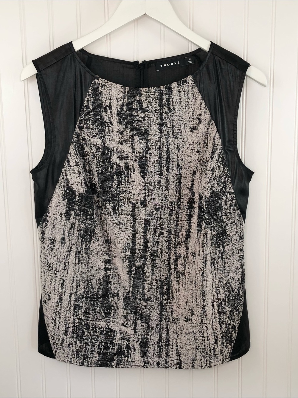 Trouvé Black and Blush Textured Sleeveless Top Size Medium